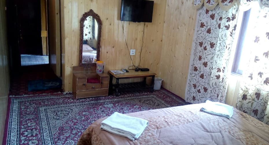 Hotel New Zam Zam, Gulmarg 2